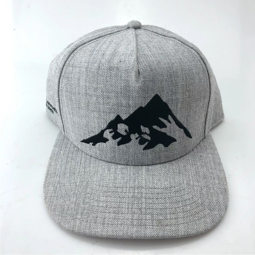 VTG SNAPBACK TRUCKER HAT OTTO HARRARS HARVEYS LAKE TAHOE NOS